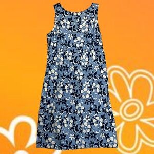 Blue and white Hawaiian floral scoop neck knee length dress. Zips in back,